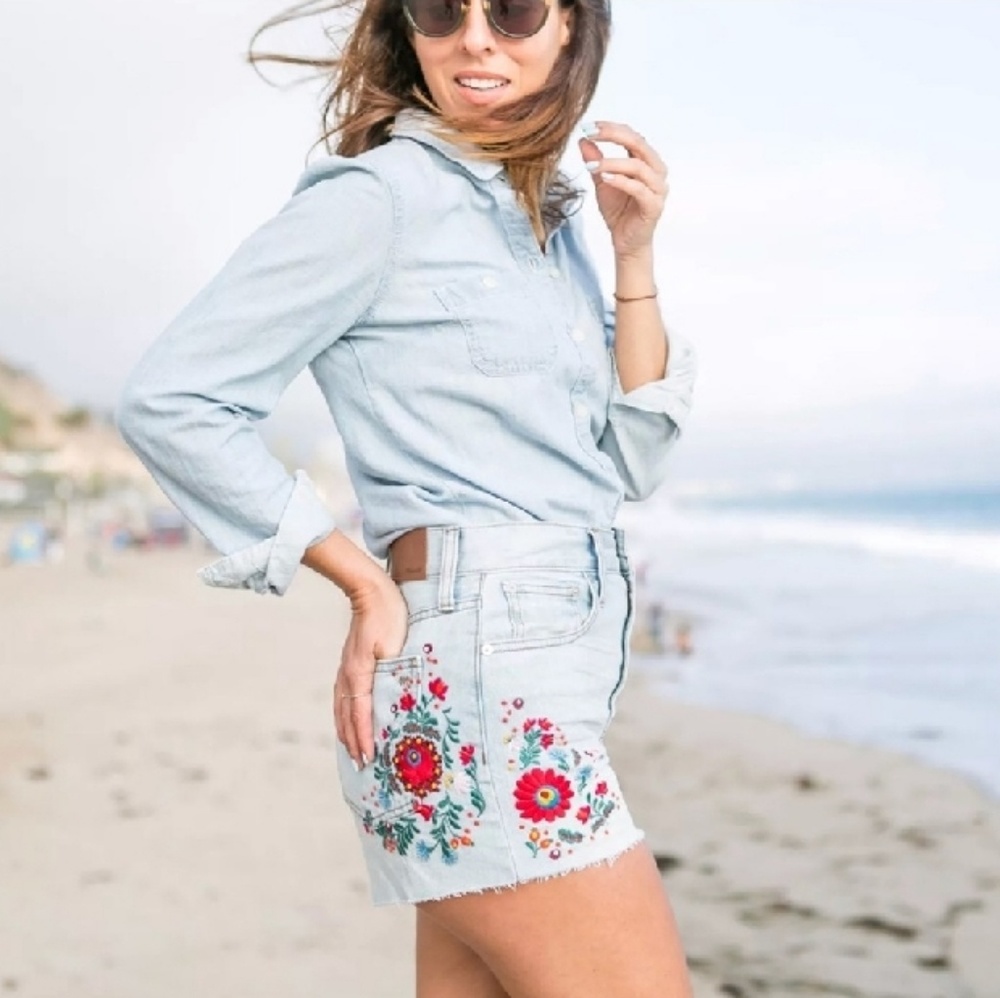 COPY - Madewell the perfect jean short embroidered 27